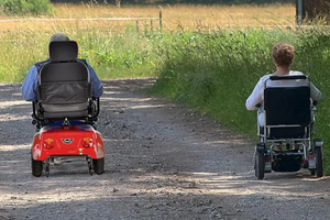 Інвалідний візок - це активне життя для людей з обмеженими фізичними можливостями та людей похилого віку